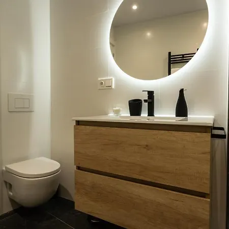 Piso De Diseno Con Vistas A La Ria. Daire
